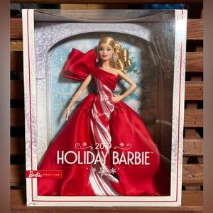 Barbie Signature 2019 Holiday Barbie Blonde Mattel FXF01